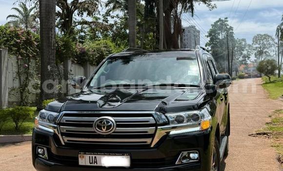 Nunua Mpya Toyota Land Cruiser Nyeusi Gari ndani ya Kampala nchini Uganda Nunua Mpya Toyota Land Cruiser Nyeusi Gari ndani ya Kampala nchini Uganda