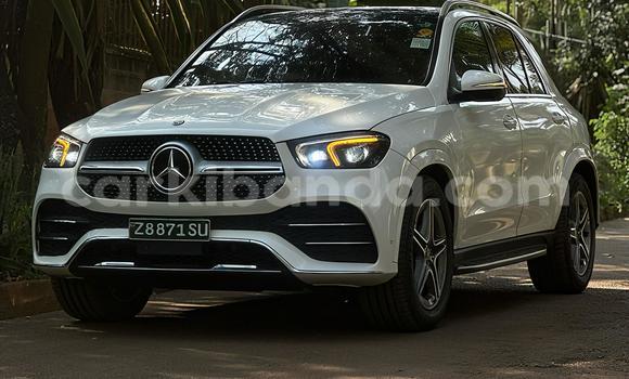 Nunua Mpya Mercedes‒Benz AMG GLE Coupe Nyeupe Gari ndani ya Kampala nchini Uganda Nunua Mpya Mercedes‒Benz AMG GLE Coupe Nyeupe Gari ndani ya Kampala nchini Uganda