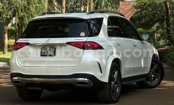 Nunua Mpya Mercedes‒Benz AMG GLE Coupe Nyeupe Gari ndani ya Kampala nchini Uganda Nunua Mpya Mercedes‒Benz AMG GLE Coupe Nyeupe Gari ndani ya Kampala nchini Uganda