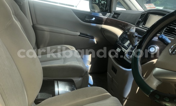 Acheter Neuf Voiture Nissan Elgrand Gris à Kampala, Ouganda Acheter Neuf Voiture Nissan Elgrand Gris à Kampala, Ouganda