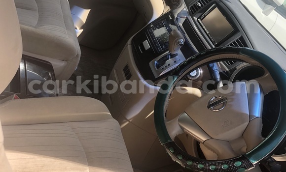 Acheter Neuf Voiture Nissan Elgrand Gris à Kampala, Ouganda Acheter Neuf Voiture Nissan Elgrand Gris à Kampala, Ouganda