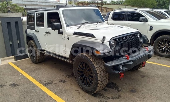 Nunua Mpya Jeep Wrangler Nyeupe Gari ndani ya Kampala nchini Uganda Nunua Mpya Jeep Wrangler Nyeupe Gari ndani ya Kampala nchini Uganda