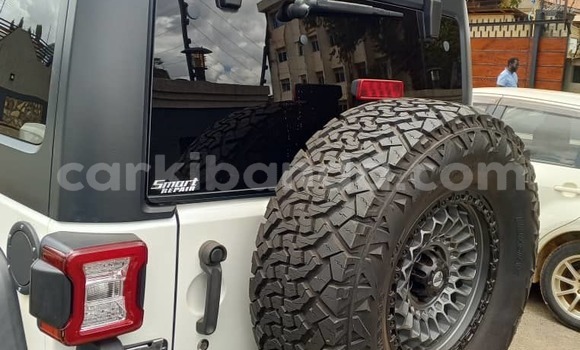 Nunua Mpya Jeep Wrangler Nyeupe Gari ndani ya Kampala nchini Uganda Nunua Mpya Jeep Wrangler Nyeupe Gari ndani ya Kampala nchini Uganda