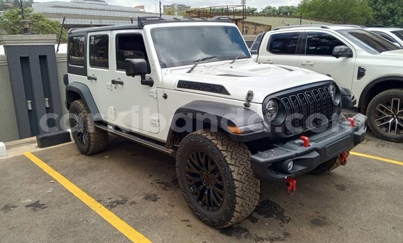 Nunua Mpya Jeep Wrangler Nyeupe Gari ndani ya Kampala nchini Uganda Nunua Mpya Jeep Wrangler Nyeupe Gari ndani ya Kampala nchini Uganda