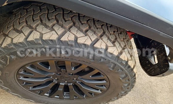 Nunua Mpya Jeep Wrangler Nyeupe Gari ndani ya Kampala nchini Uganda Nunua Mpya Jeep Wrangler Nyeupe Gari ndani ya Kampala nchini Uganda