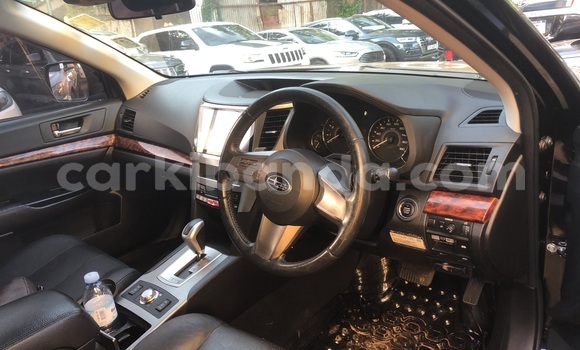 Nunua Mpya Toyota Harrier Nyeupe Gari ndani ya Kampala nchini Uganda Nunua Mpya Toyota Harrier Nyeupe Gari ndani ya Kampala nchini Uganda