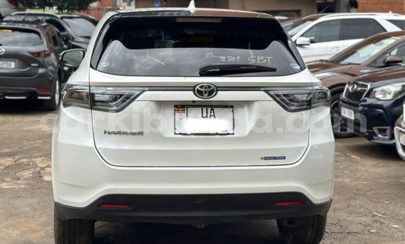 Nunua Mpya Toyota Harrier Nyeupe Gari ndani ya Kampala nchini Uganda Nunua Mpya Toyota Harrier Nyeupe Gari ndani ya Kampala nchini Uganda