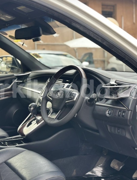 Big with watermark toyota harrier uganda kampala 25509