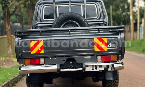 Nunua Mpya Toyota Land Cruiser Nyingine Gari ndani ya Kampala nchini Uganda Nunua Mpya Toyota Land Cruiser Nyingine Gari ndani ya Kampala nchini Uganda