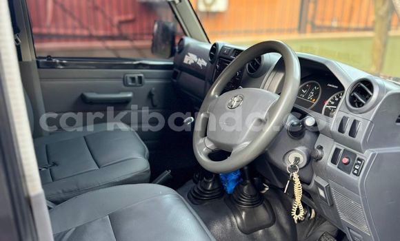 Nunua Mpya Toyota Land Cruiser Nyingine Gari ndani ya Kampala nchini Uganda Nunua Mpya Toyota Land Cruiser Nyingine Gari ndani ya Kampala nchini Uganda
