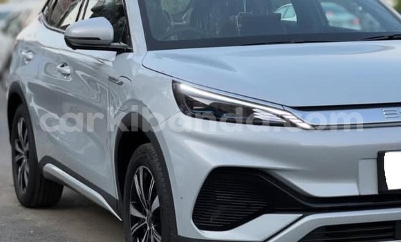 Gura Yakoze BYD Atto3 White Imodoka i Kampala mu Uganda Gura Yakoze BYD Atto3 White Imodoka i Kampala mu Uganda