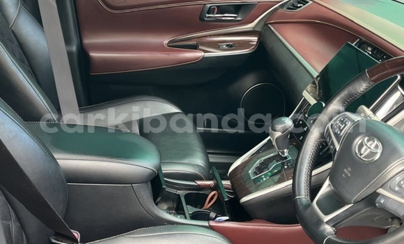 Gura Nshya Toyota Harrier Black Imodoka i Kampala mu Uganda Gura Nshya Toyota Harrier Black Imodoka i Kampala mu Uganda