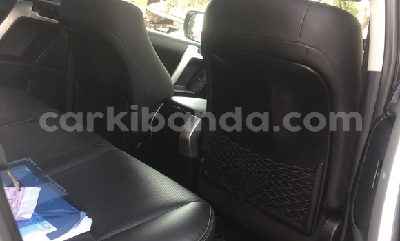 Gura Nshya Toyota Land Cruiser Prado White Imodoka i Kampala mu Uganda Gura Nshya Toyota Land Cruiser Prado White Imodoka i Kampala mu Uganda