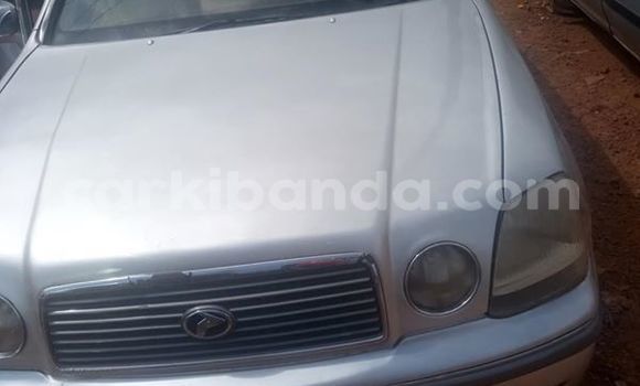 Gura Yakoze Toyota Progress Silver Imodoka i Kampala mu Uganda Gura Yakoze Toyota Progress Silver Imodoka i Kampala mu Uganda