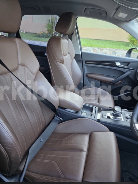 Big with watermark audi q5 uganda kampala 25528