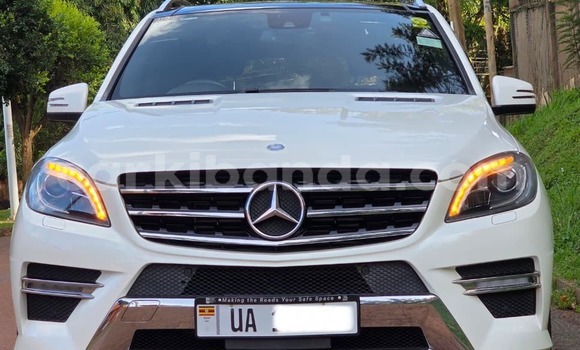 Gura Nshya Mercedes‒Benz M–Class White Imodoka i Kampala mu Uganda Gura Nshya Mercedes‒Benz M–Class White Imodoka i Kampala mu Uganda