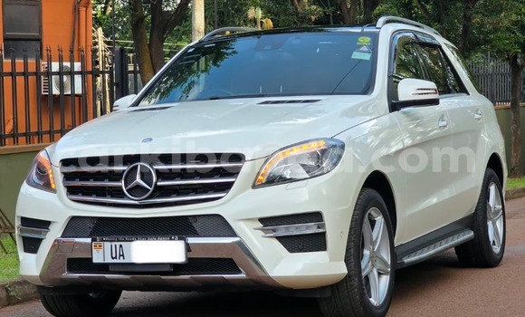 Gura Nshya Mercedes‒Benz M–Class White Imodoka i Kampala mu Uganda Gura Nshya Mercedes‒Benz M–Class White Imodoka i Kampala mu Uganda