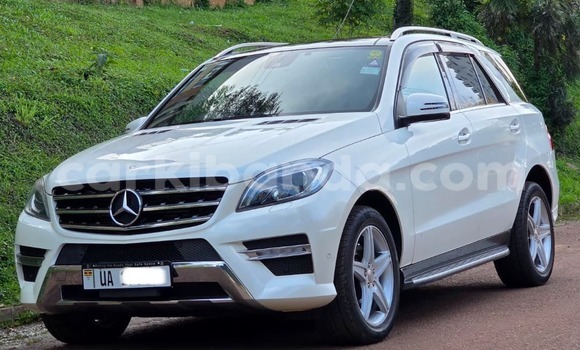 Gura Nshya Mercedes‒Benz M–Class White Imodoka i Kampala mu Uganda Gura Nshya Mercedes‒Benz M–Class White Imodoka i Kampala mu Uganda