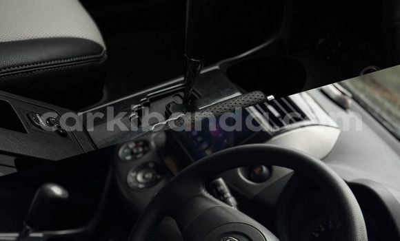 Gura Nshya Toyota Vanguard Black Imodoka i Kampala mu Uganda Gura Nshya Toyota Vanguard Black Imodoka i Kampala mu Uganda