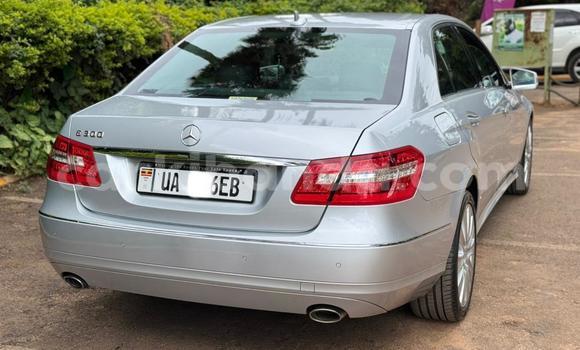Gura Nshya Mercedes‒Benz E–Class Silver Imodoka i Kampala mu Uganda Gura Nshya Mercedes‒Benz E–Class Silver Imodoka i Kampala mu Uganda