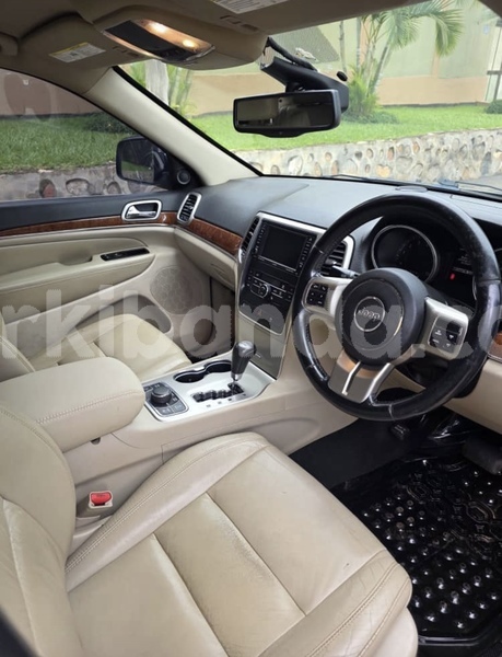 Big with watermark jeep grand cherokee uganda kampala 25535