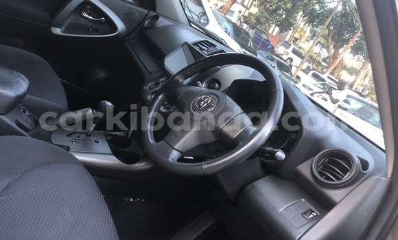 Gura Nshya Toyota RAV4 Green Imodoka i Kampala mu Uganda Gura Nshya Toyota RAV4 Green Imodoka i Kampala mu Uganda