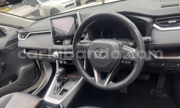 Nunua Mpya Toyota RAV4 Nyeupe Gari ndani ya Kampala nchini Uganda Nunua Mpya Toyota RAV4 Nyeupe Gari ndani ya Kampala nchini Uganda