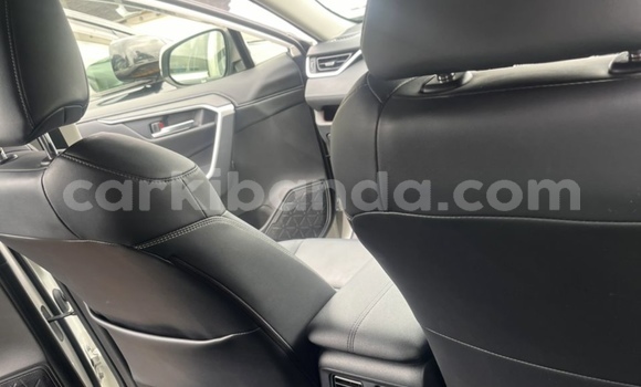Nunua Mpya Toyota RAV4 Nyeupe Gari ndani ya Kampala nchini Uganda Nunua Mpya Toyota RAV4 Nyeupe Gari ndani ya Kampala nchini Uganda