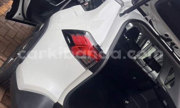 Nunua Mpya Toyota RAV4 Nyeupe Gari ndani ya Kampala nchini Uganda Nunua Mpya Toyota RAV4 Nyeupe Gari ndani ya Kampala nchini Uganda