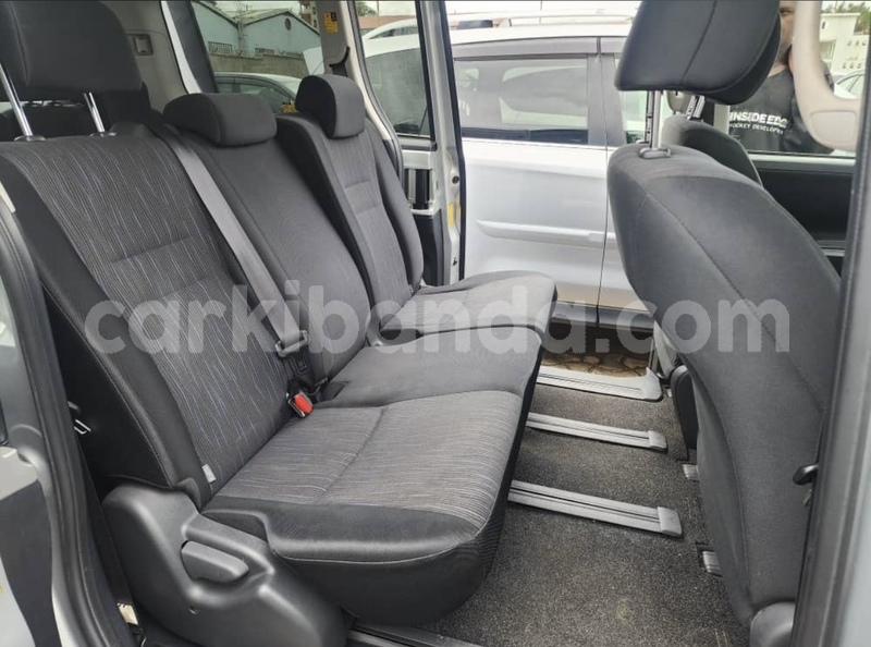 Big with watermark toyota noah uganda kampala 25541