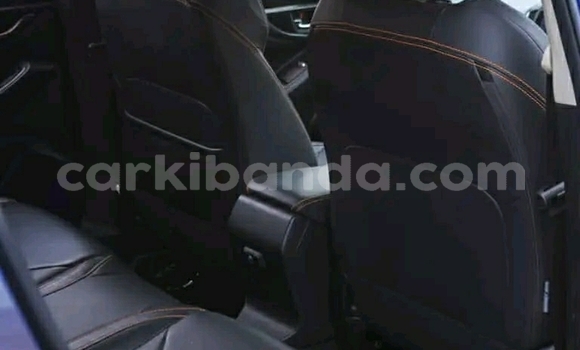 Nunua Ilio tumika Subaru XV Fedha Gari ndani ya Kampala nchini Uganda Nunua Ilio tumika Subaru XV Fedha Gari ndani ya Kampala nchini Uganda