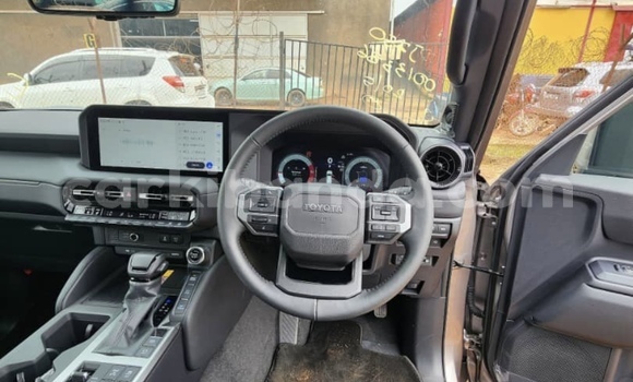 Nunua Mpya Toyota Land Cruiser Nyingine Gari ndani ya Kampala nchini Uganda Nunua Mpya Toyota Land Cruiser Nyingine Gari ndani ya Kampala nchini Uganda