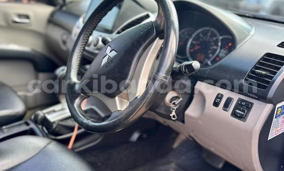 Nunua Ilio tumika Mitsubishi L200 Nyeupe Gari ndani ya Kampala nchini Uganda Nunua Ilio tumika Mitsubishi L200 Nyeupe Gari ndani ya Kampala nchini Uganda