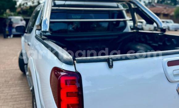 Nunua Ilio tumika Mitsubishi L200 Nyeupe Gari ndani ya Kampala nchini Uganda Nunua Ilio tumika Mitsubishi L200 Nyeupe Gari ndani ya Kampala nchini Uganda