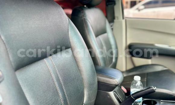 Nunua Ilio tumika Mitsubishi L200 Nyeupe Gari ndani ya Kampala nchini Uganda Nunua Ilio tumika Mitsubishi L200 Nyeupe Gari ndani ya Kampala nchini Uganda