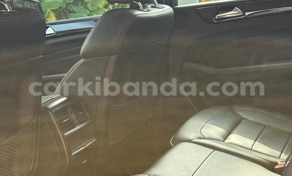 Acheter Neuf Voiture Mercedes‒Benz ML–Class Noir à Kampala, Ouganda Acheter Neuf Voiture Mercedes‒Benz ML–Class Noir à Kampala, Ouganda