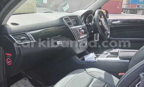 Acheter Neuf Voiture Mercedes‒Benz ML–Class Noir à Kampala, Ouganda Acheter Neuf Voiture Mercedes‒Benz ML–Class Noir à Kampala, Ouganda