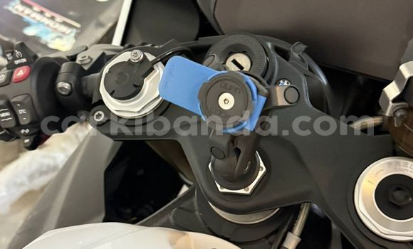 Buy Used BMW S 1000 Beige Bike in Kampala in Uganda Buy Used BMW S 1000 Beige Bike in Kampala in Uganda