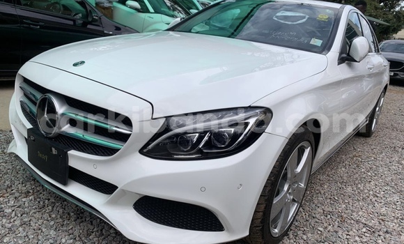 Gura Nshya Mercedes‒Benz C–Class White Imodoka i Kampala mu Uganda Gura Nshya Mercedes‒Benz C–Class White Imodoka i Kampala mu Uganda