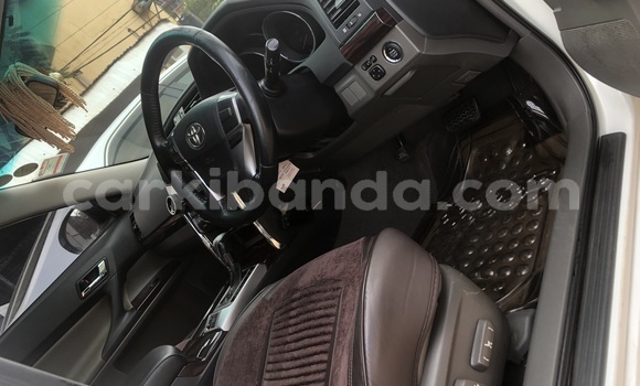 Nunua Mpya Toyota Mark X Fedha Gari ndani ya Kampala nchini Uganda Nunua Mpya Toyota Mark X Fedha Gari ndani ya Kampala nchini Uganda