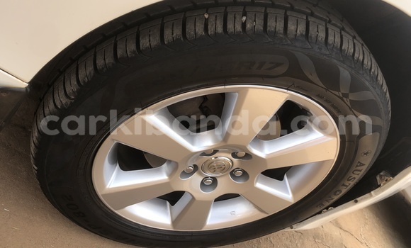 Nunua Mpya Toyota Mark X Fedha Gari ndani ya Kampala nchini Uganda Nunua Mpya Toyota Mark X Fedha Gari ndani ya Kampala nchini Uganda