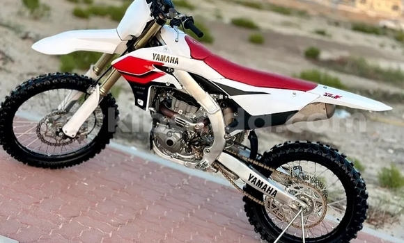 Gura Yakoze Yamaha YZ450F White Bike i Kampala mu Uganda Gura Yakoze Yamaha YZ450F White Bike i Kampala mu Uganda