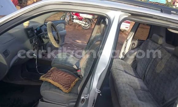 Gura Yakoze Toyota Raum Silver Imodoka i Kampala mu Uganda Gura Yakoze Toyota Raum Silver Imodoka i Kampala mu Uganda