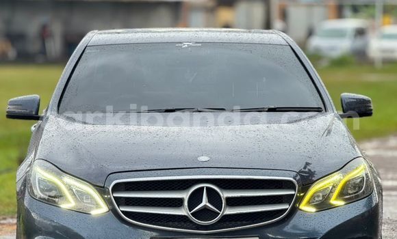 Nunua Ilio tumika Mercedes-Benz E-Classe Nyingine Gari ndani ya Kampala nchini Uganda Nunua Ilio tumika Mercedes-Benz E-Classe Nyingine Gari ndani ya Kampala nchini Uganda