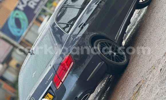 Nunua Ilio tumika Mercedes-Benz E-Classe Nyingine Gari ndani ya Kampala nchini Uganda Nunua Ilio tumika Mercedes-Benz E-Classe Nyingine Gari ndani ya Kampala nchini Uganda