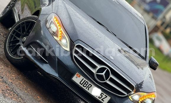 Nunua Ilio tumika Mercedes-Benz E-Classe Nyingine Gari ndani ya Kampala nchini Uganda Nunua Ilio tumika Mercedes-Benz E-Classe Nyingine Gari ndani ya Kampala nchini Uganda