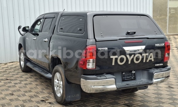 Nunua Mpya Toyota Hiluxe Revo Nyeusi Gari ndani ya Kampala nchini Uganda Nunua Mpya Toyota Hiluxe Revo Nyeusi Gari ndani ya Kampala nchini Uganda