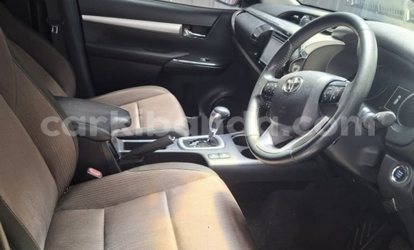 Nunua Mpya Toyota Hiluxe Revo Nyeusi Gari ndani ya Kampala nchini Uganda Nunua Mpya Toyota Hiluxe Revo Nyeusi Gari ndani ya Kampala nchini Uganda