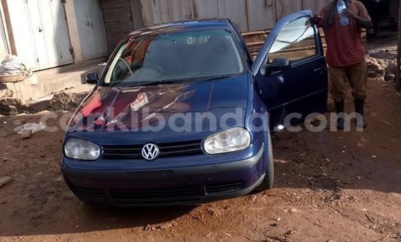 Gura Yakoze Volkswagen Golf Blue Imodoka i Kampala mu Uganda Gura Yakoze Volkswagen Golf Blue Imodoka i Kampala mu Uganda
