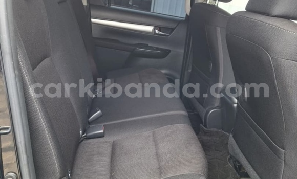 Nunua Mpya Toyota Hiluxe Revo Nyeusi Gari ndani ya Kampala nchini Uganda Nunua Mpya Toyota Hiluxe Revo Nyeusi Gari ndani ya Kampala nchini Uganda